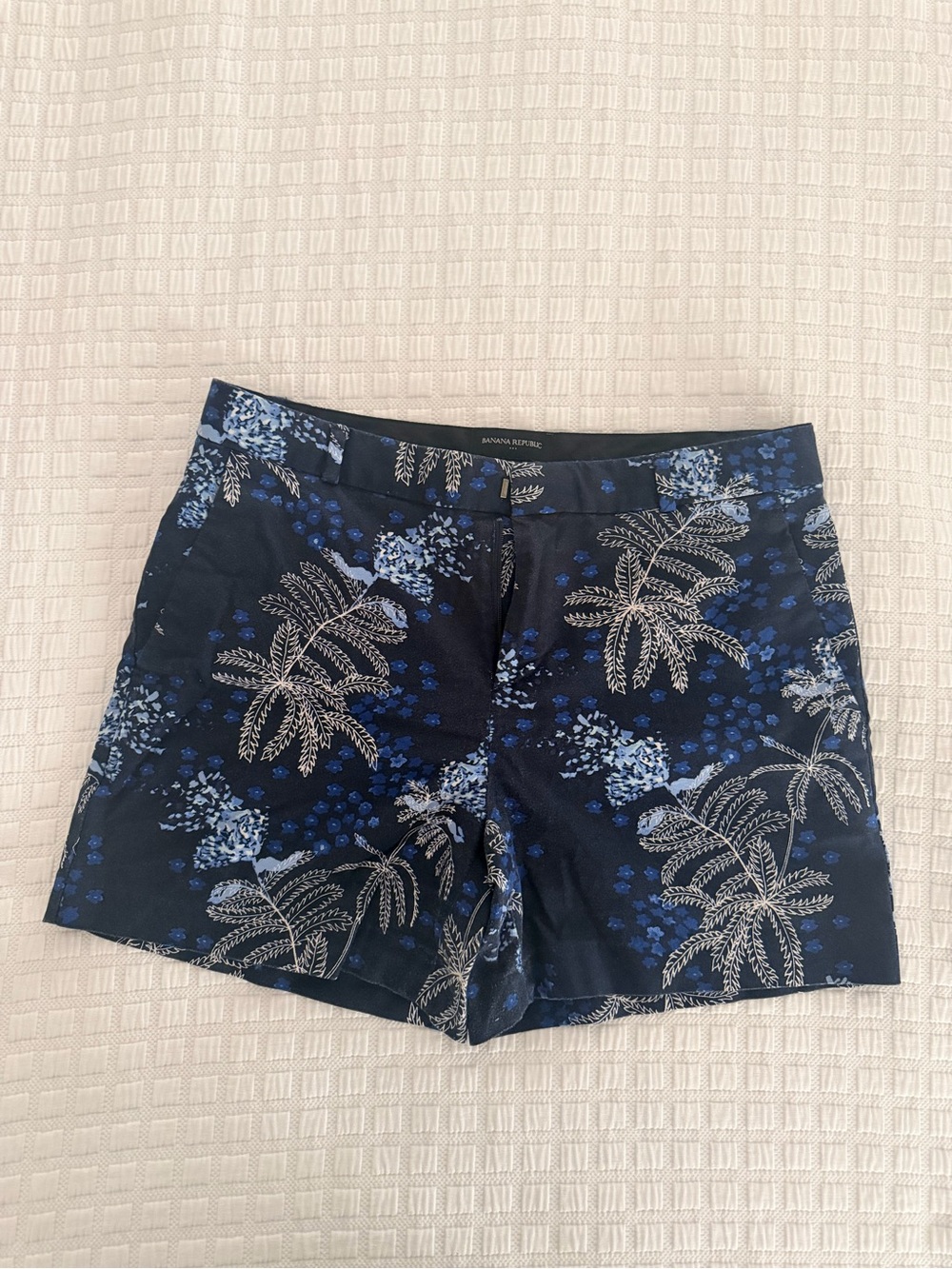 Banana Republic Navy Palm-Print Flat Front Women's Shorts